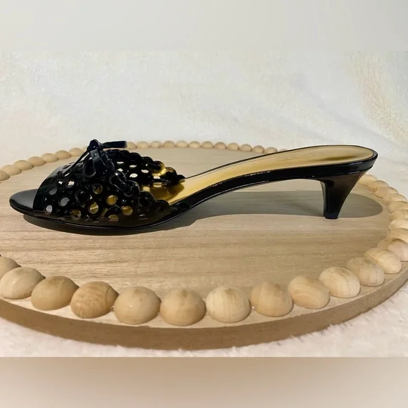 COACH - IZABEL - Size 8.5B - black patent-leather kitten heels **25% OFF** - Picture 3 of 9
